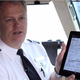 Imagen para el artículo titulado Caos y retrasos en una aerolínea tras fallar el iPad de los pilotos